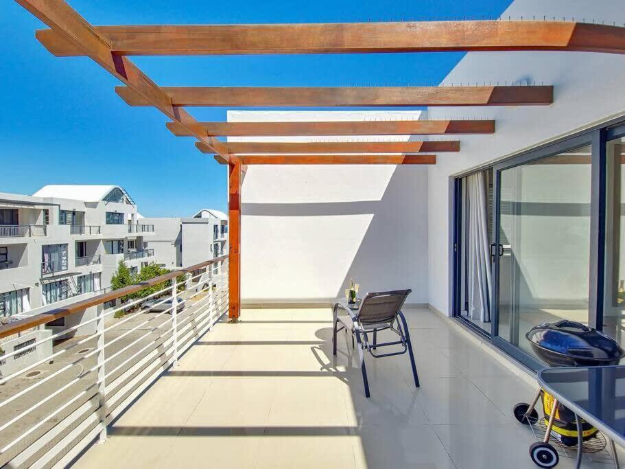 Family Fun-Sea,Sand,Surf Convenience-Pool, Balcony Cape Town Bagian luar foto