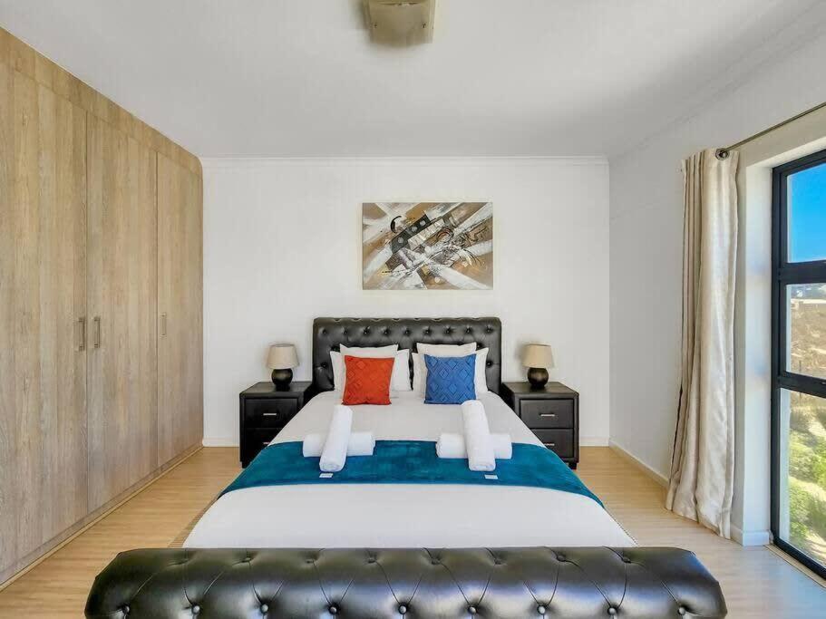 Family Fun-Sea,Sand,Surf Convenience-Pool, Balcony Cape Town Bagian luar foto