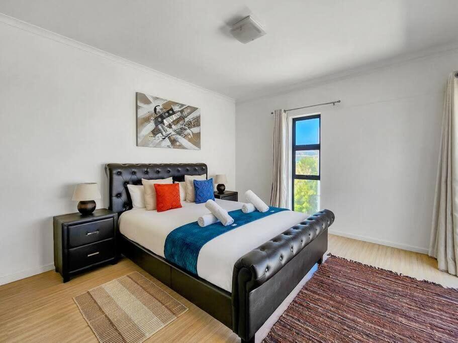 Family Fun-Sea,Sand,Surf Convenience-Pool, Balcony Cape Town Bagian luar foto